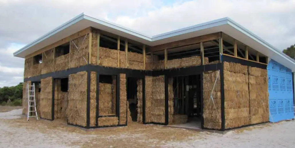 Straw Bale House Pros And Cons – Everything You Need To Know - The Ultimate  Home Living Blog