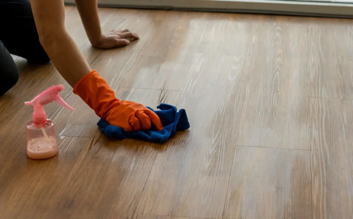 signs-of-mold-under-hardwood-floors-how-to-fix-it-the-ultimate-home